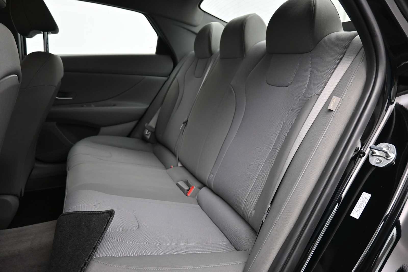 Used 2024 Hyundai Elantra SE FWD image 13