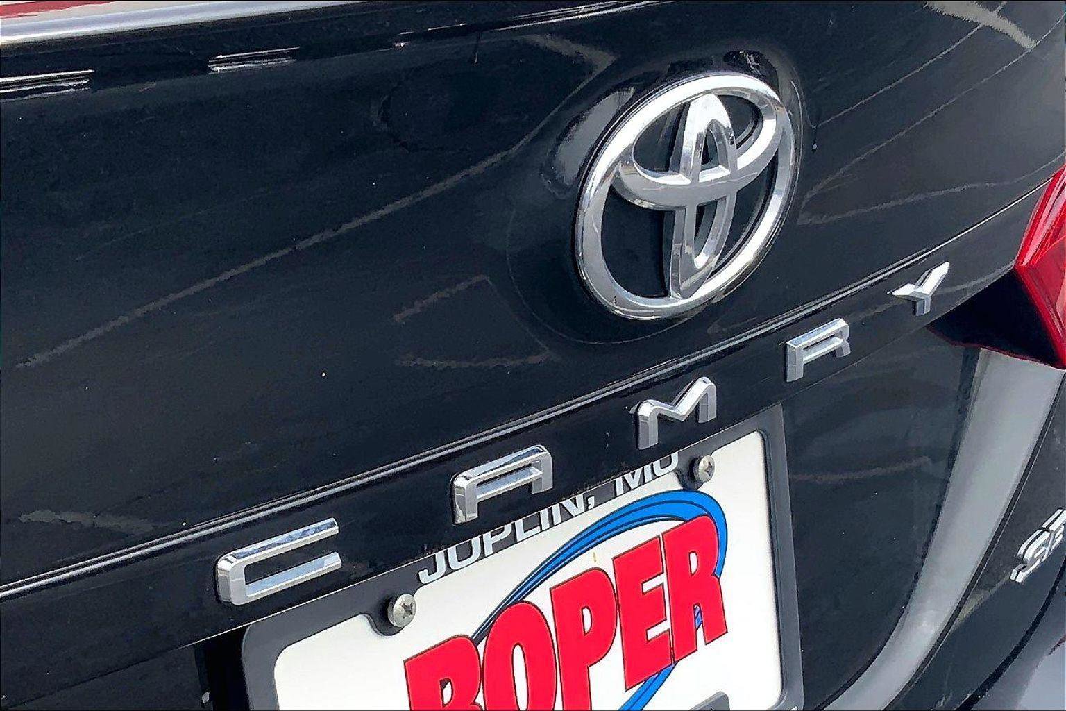 Used 2020 Toyota Camry SE w/ Convenience Package image 31