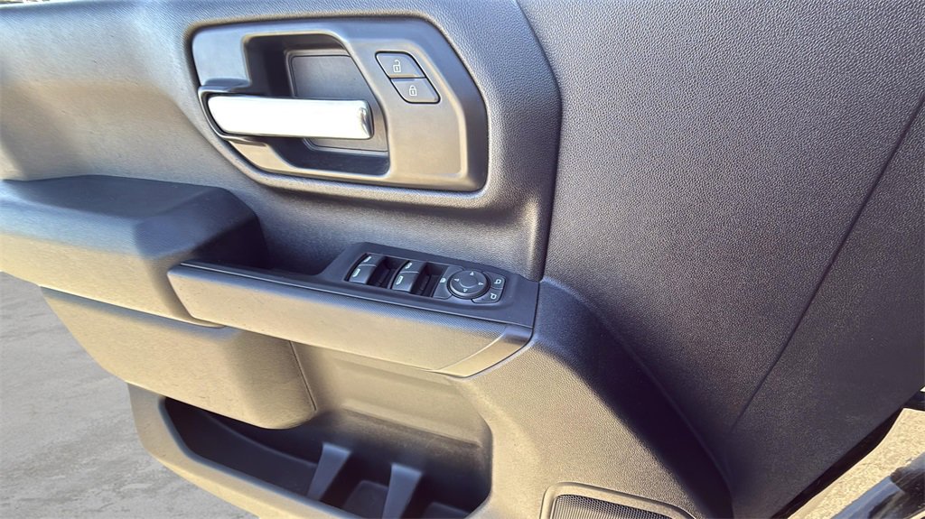 Used 2023 Chevrolet Silverado 2500 Custom w/ Custom Convenience Package image 30