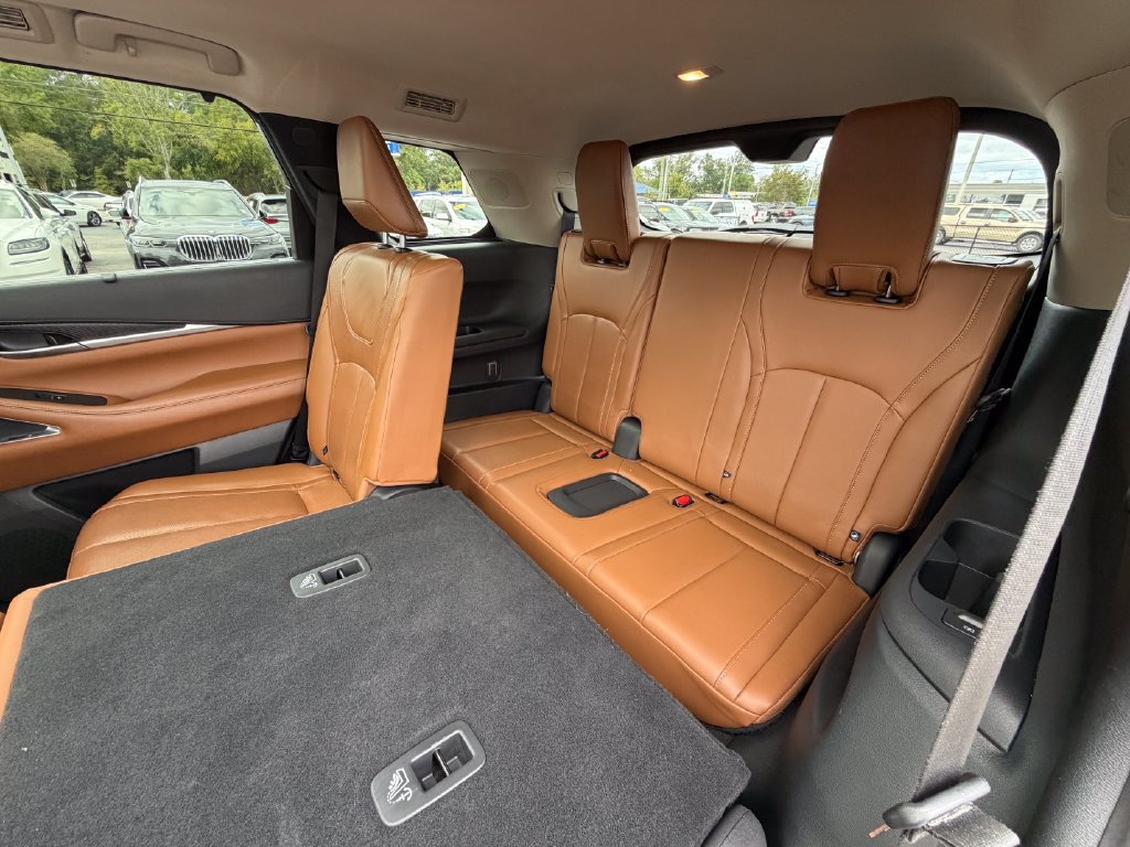 Used 2023 INFINITI QX60 Sensory w/ Vision Package AWD/4WD image 35