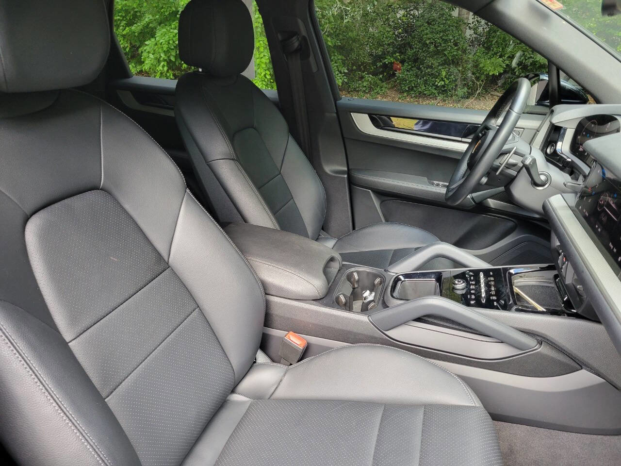 Used 2024 Porsche Cayenne image 10