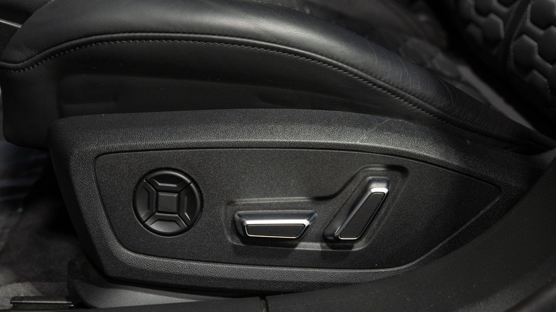 Used 2024 Audi RS 6 performance image 39