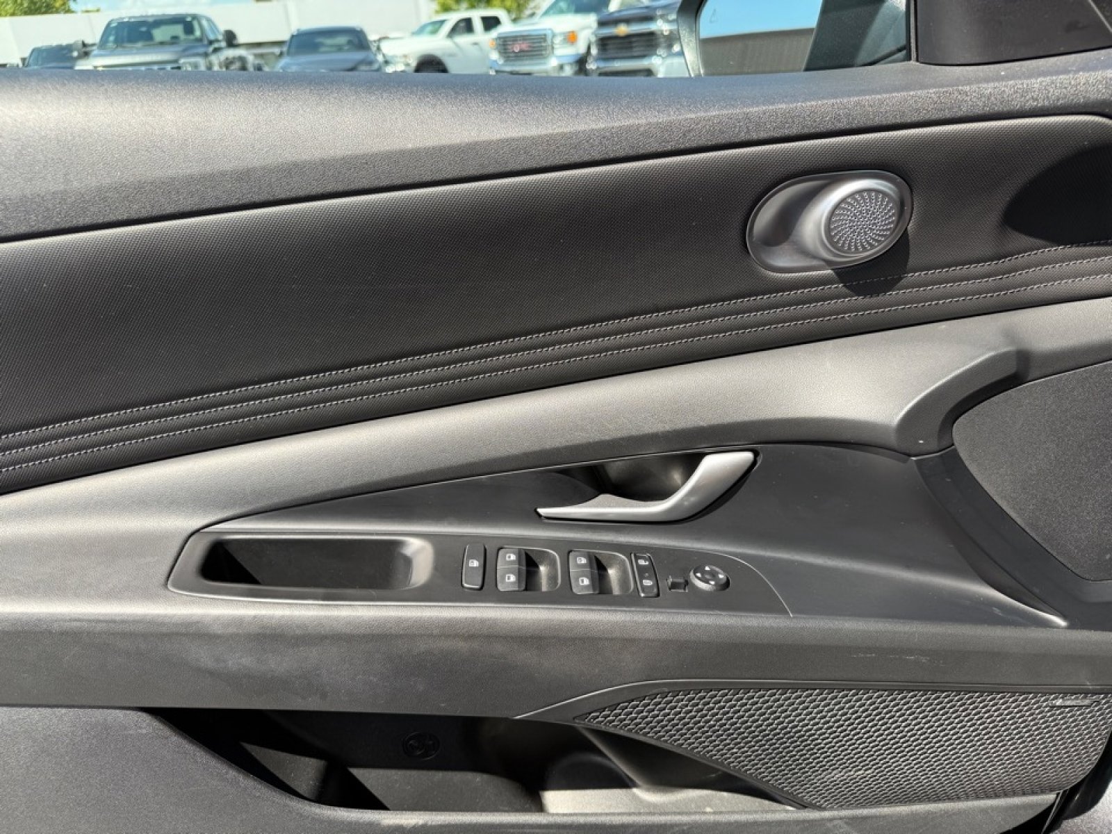 Used 2021 Hyundai Elantra SEL w/ Convenience + Premium Package image 33