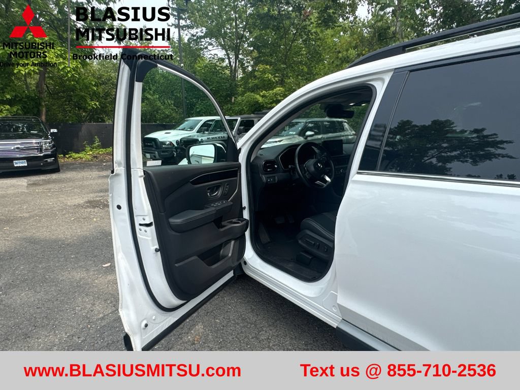 Used 2023 Honda Pilot Touring image 8