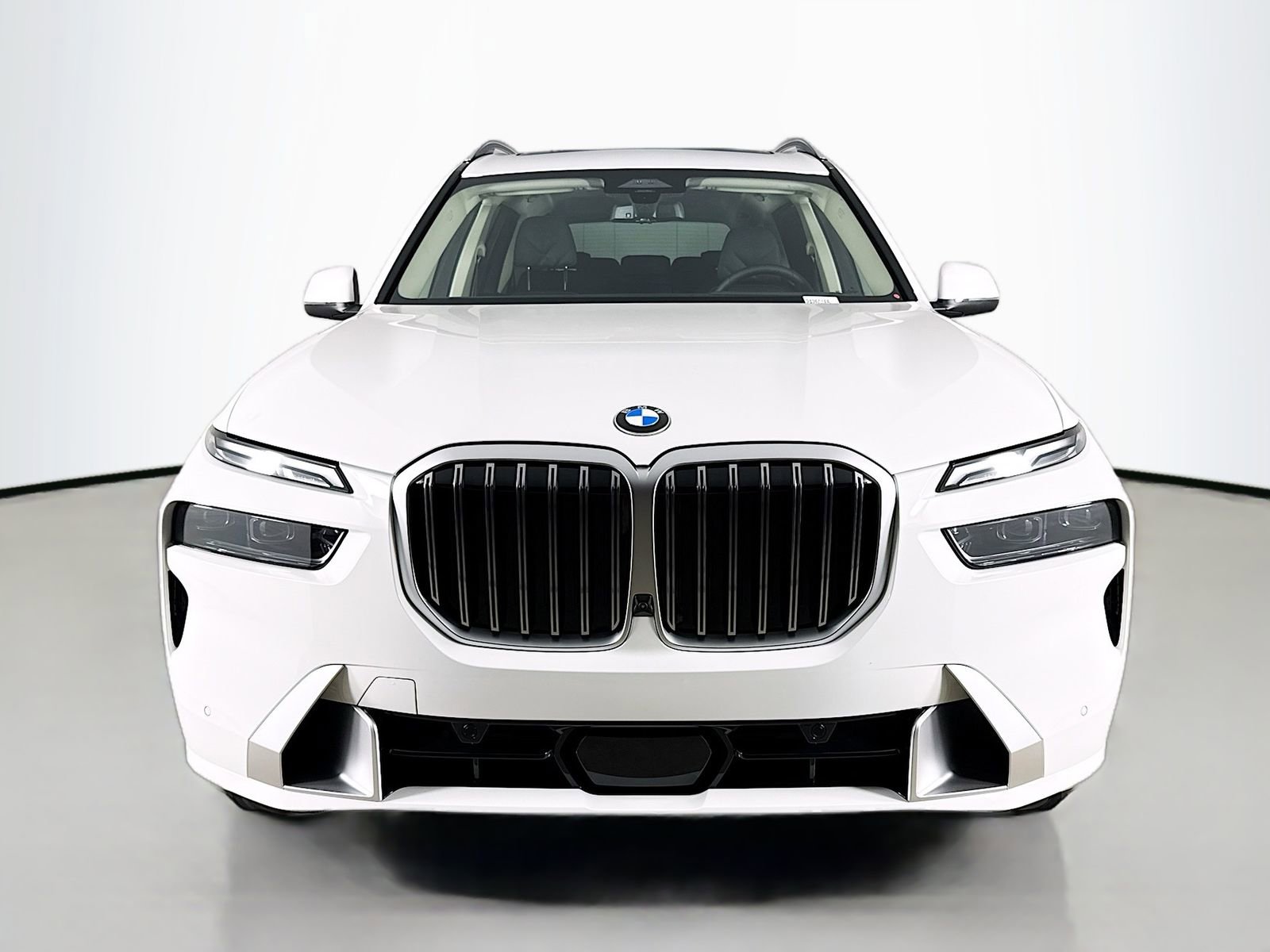 Used 2026 BMW X7 xDrive40i w/ Premium Package image 2