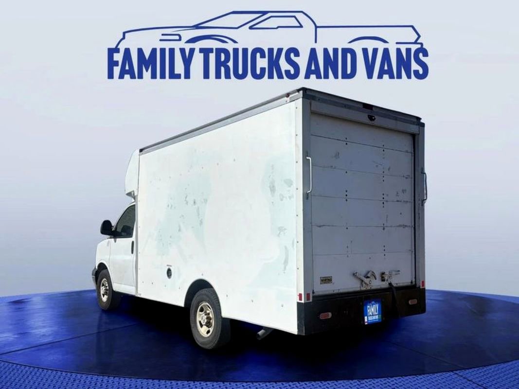 Used 2020 Chevrolet Express 3500 w/ Power Convenience Package image 3