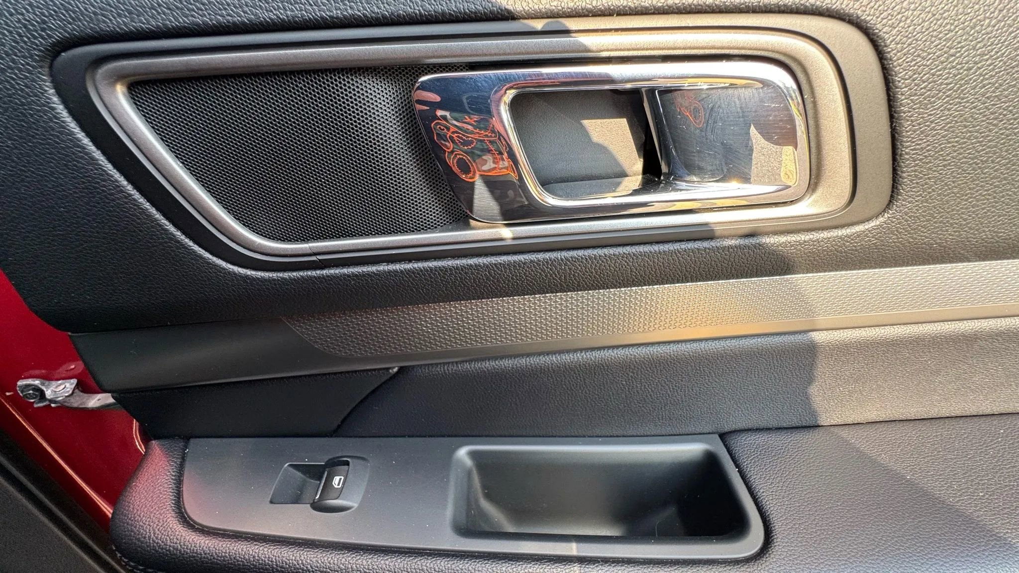 Used 2018 Ford Explorer XLT w/ Equipment Group 202A image 25