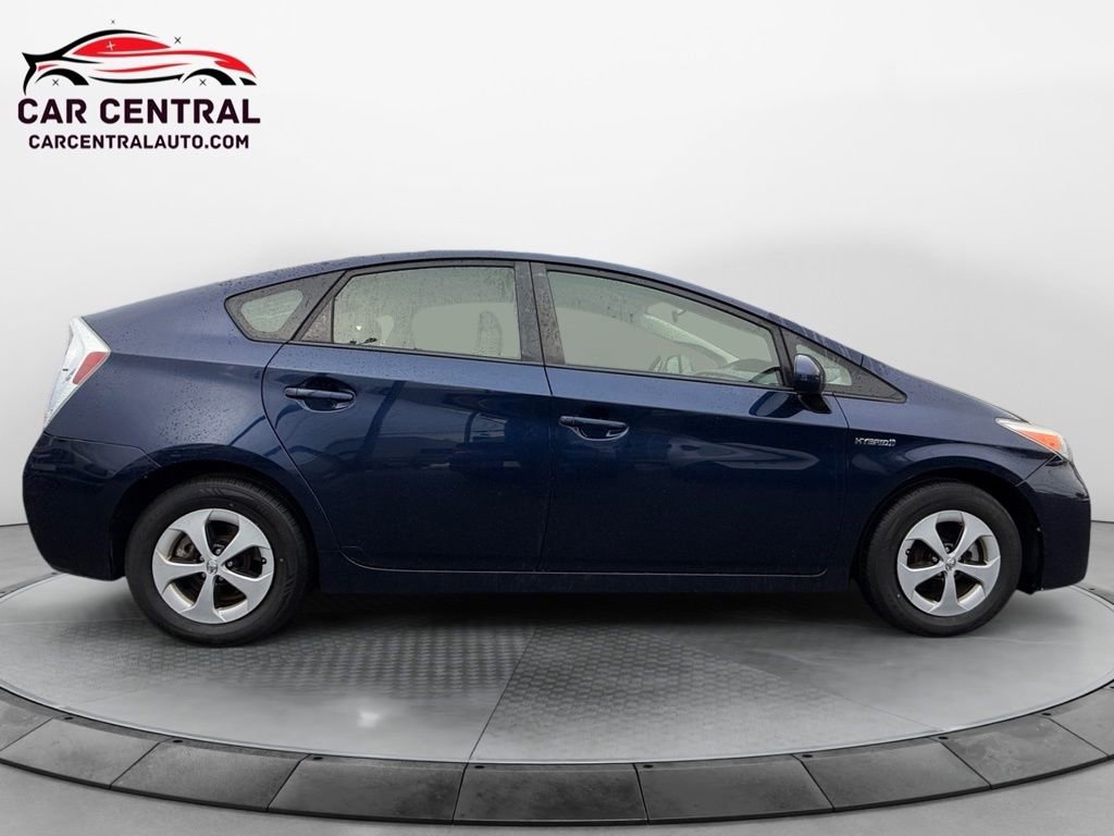 Used 2015 Toyota Prius Three image 6