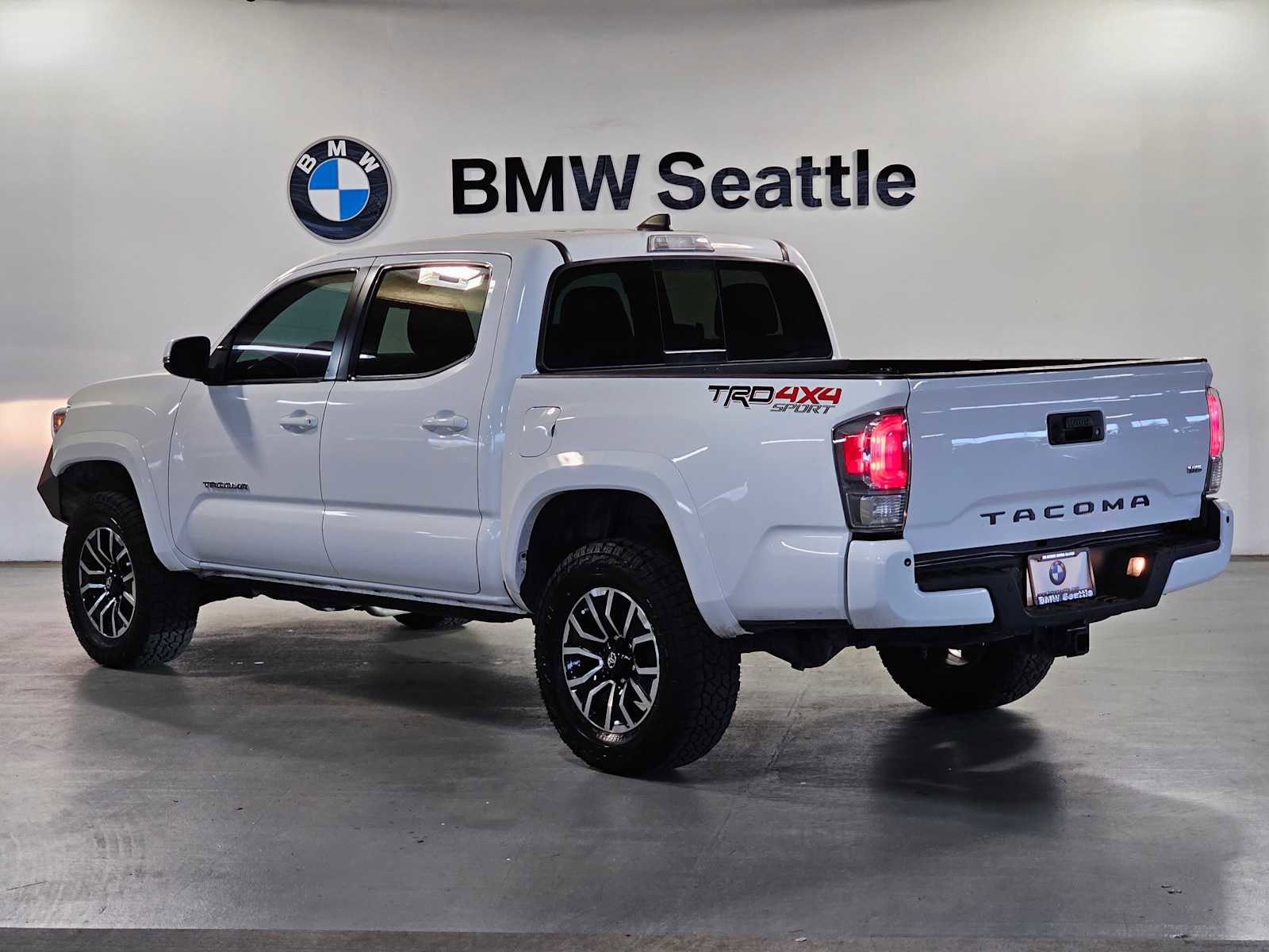 Used 2021 Toyota Tacoma TRD Sport w/ Technology Package image 4