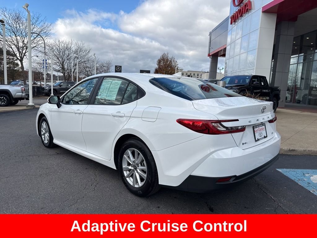 Used 2025 Toyota Camry LE image 4