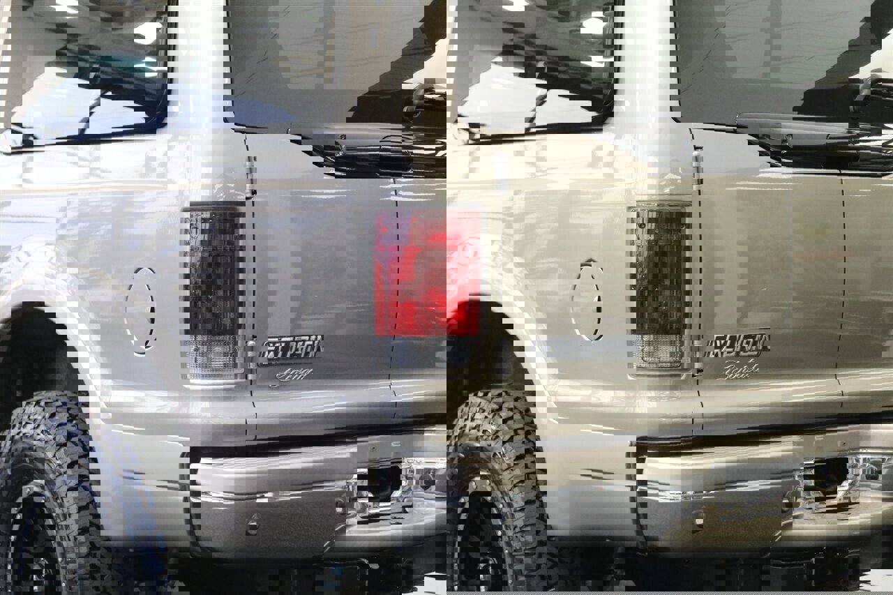 Used 2002 Ford Excursion Limited image 41