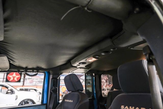 Used 2015 Jeep Wrangler Unlimited Sahara w/ Connectivity Group image 29