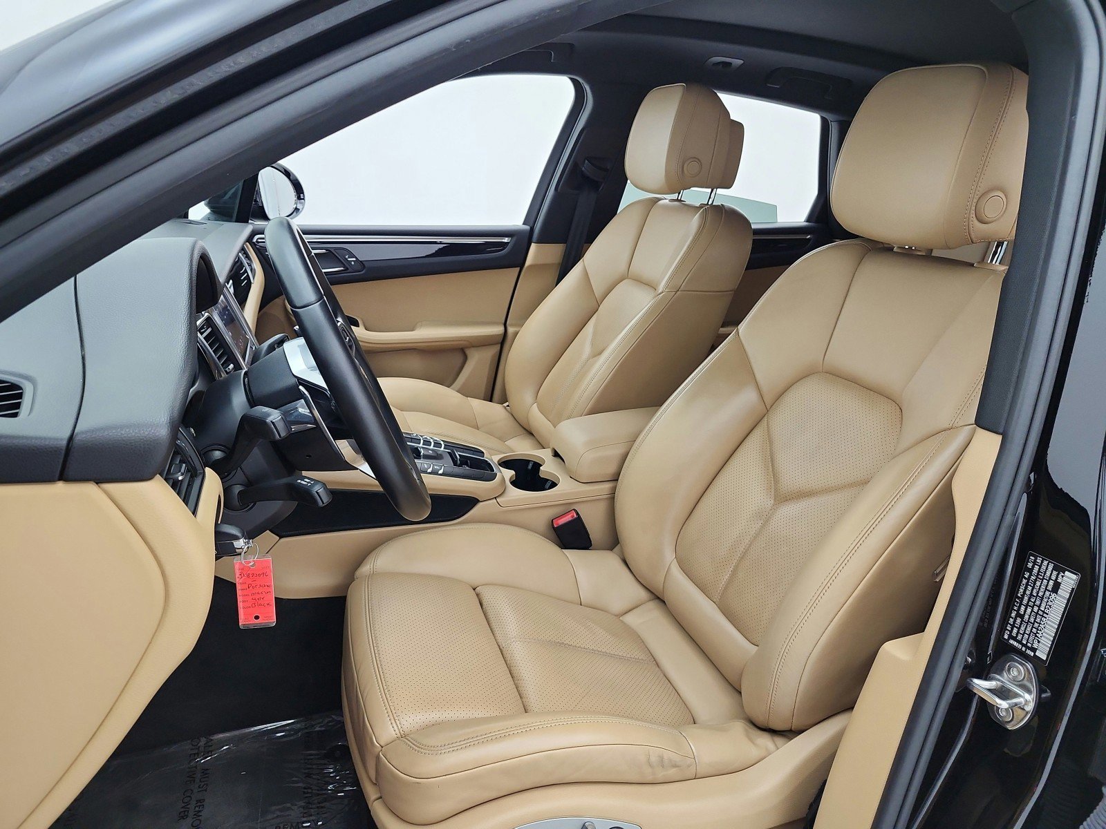 Used 2018 Porsche Macan AWD/4WD image 10