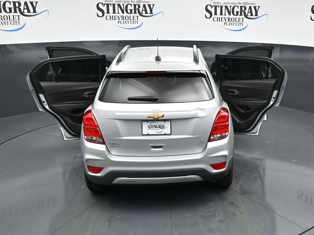 Used 2020 Chevrolet Trax LT w/ Driver Confidence Package FWD image 35