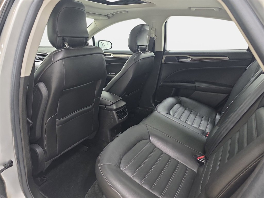 Used 2014 Ford Fusion SE w/ Equipment Group 202A image 12