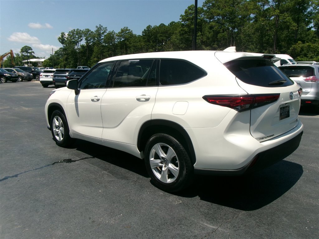 Used 2020 Toyota Highlander L image 24