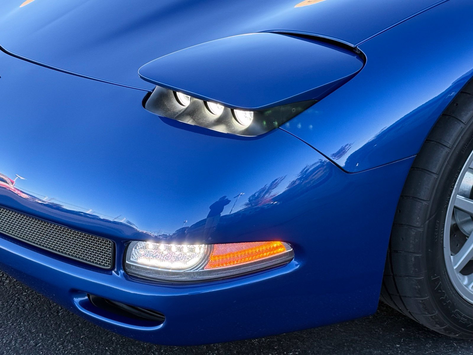 Used 2003 Chevrolet Corvette Z06 w/ Memory Package, 3 Drivers RWD image 10