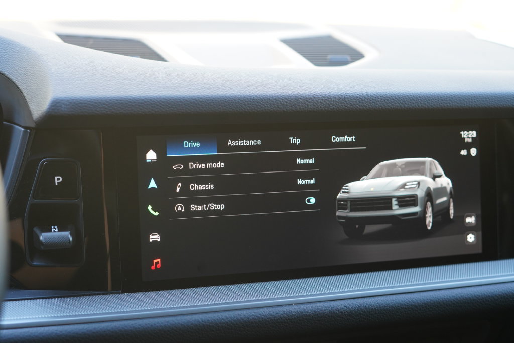 Certified 2026 Porsche Cayenne AWD/4WD image 13