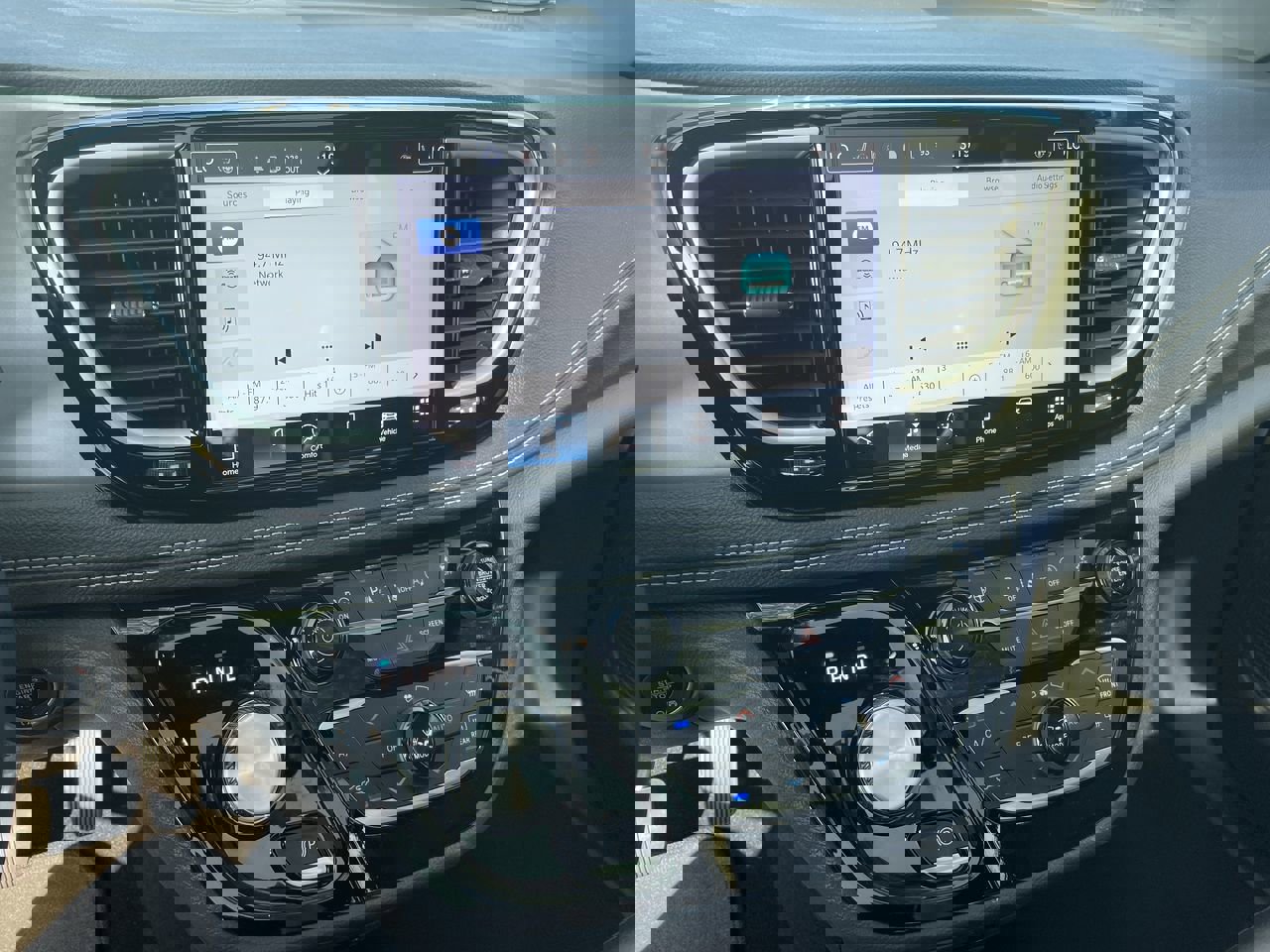 Used 2024 Chrysler Pacifica Touring-L w/ S Appearance Package image 32