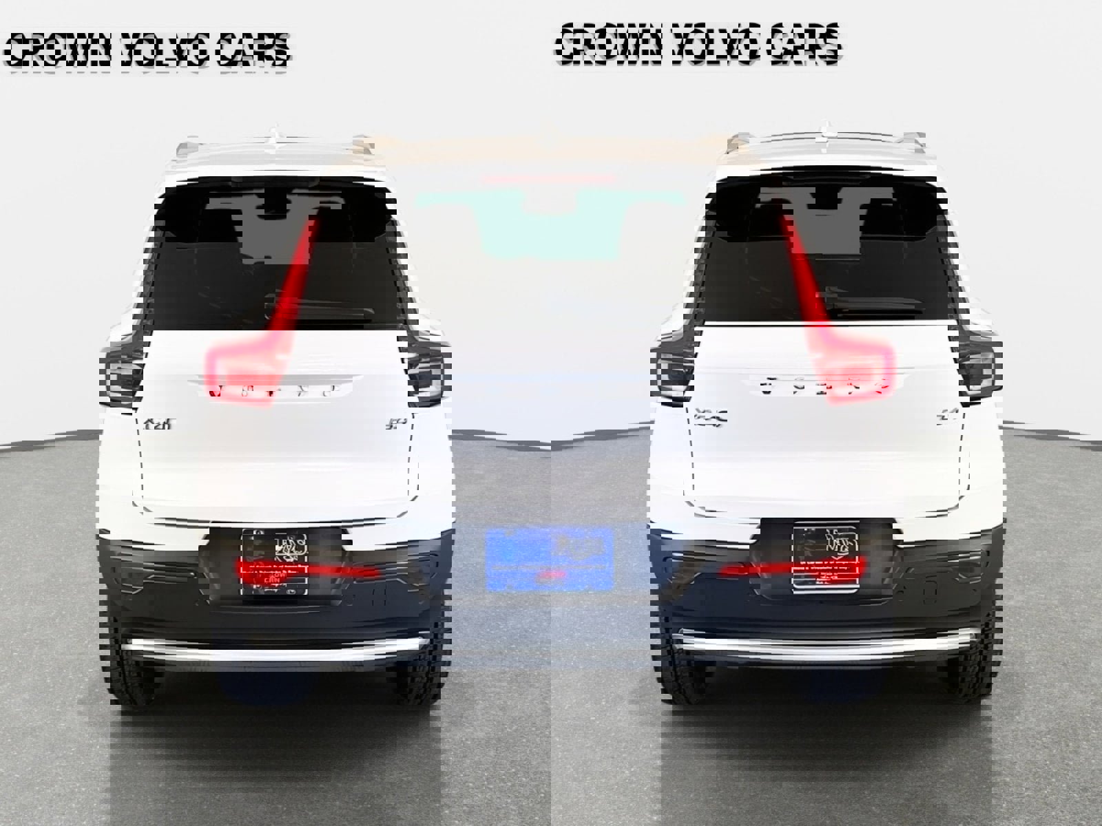 Used 2023 Volvo XC40 B4 Plus w/ Driver Assist Package image 7