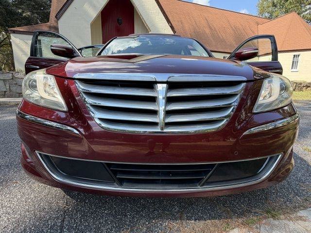 Used 2013 Hyundai Genesis 3.8 w/ Premium Pkg RWD image 34