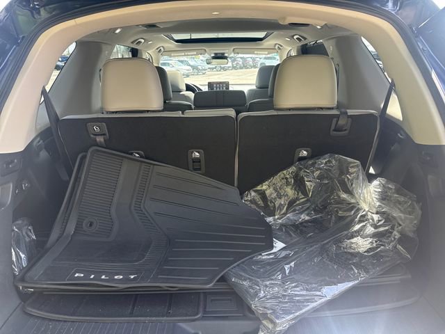 Certified 2023 Honda Pilot Touring image 24