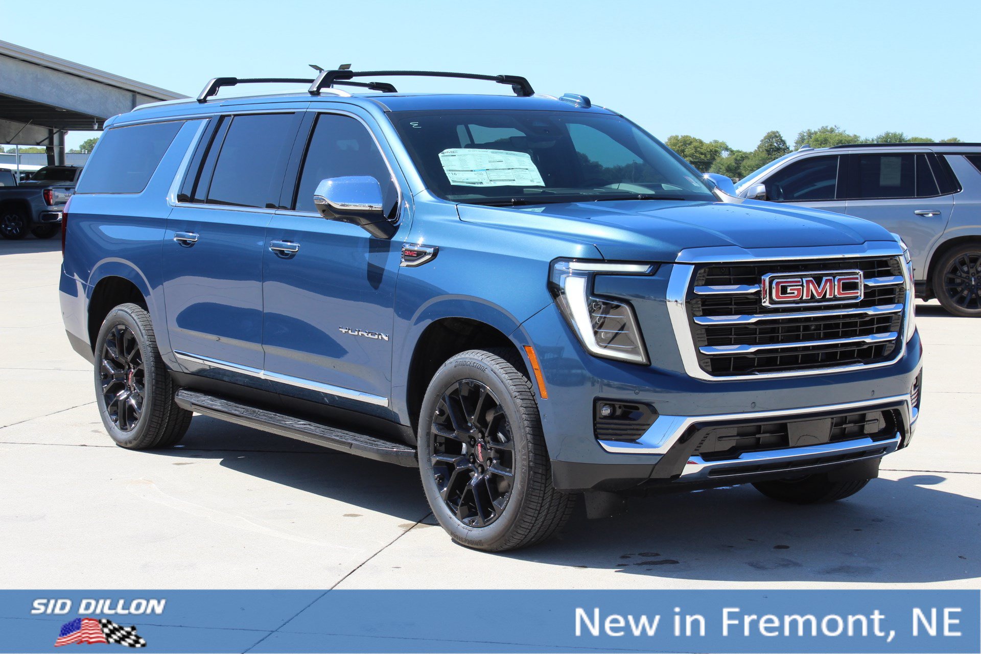 New 2026 GMC Yukon XL Elevation w/ Elevation Premium Package AWD/4WD image 2