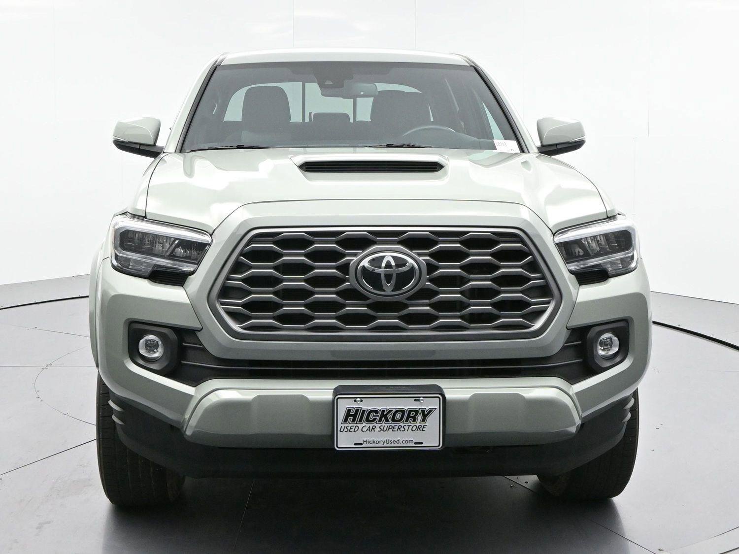 Used 2023 Toyota Tacoma TRD Sport AWD/4WD image 2