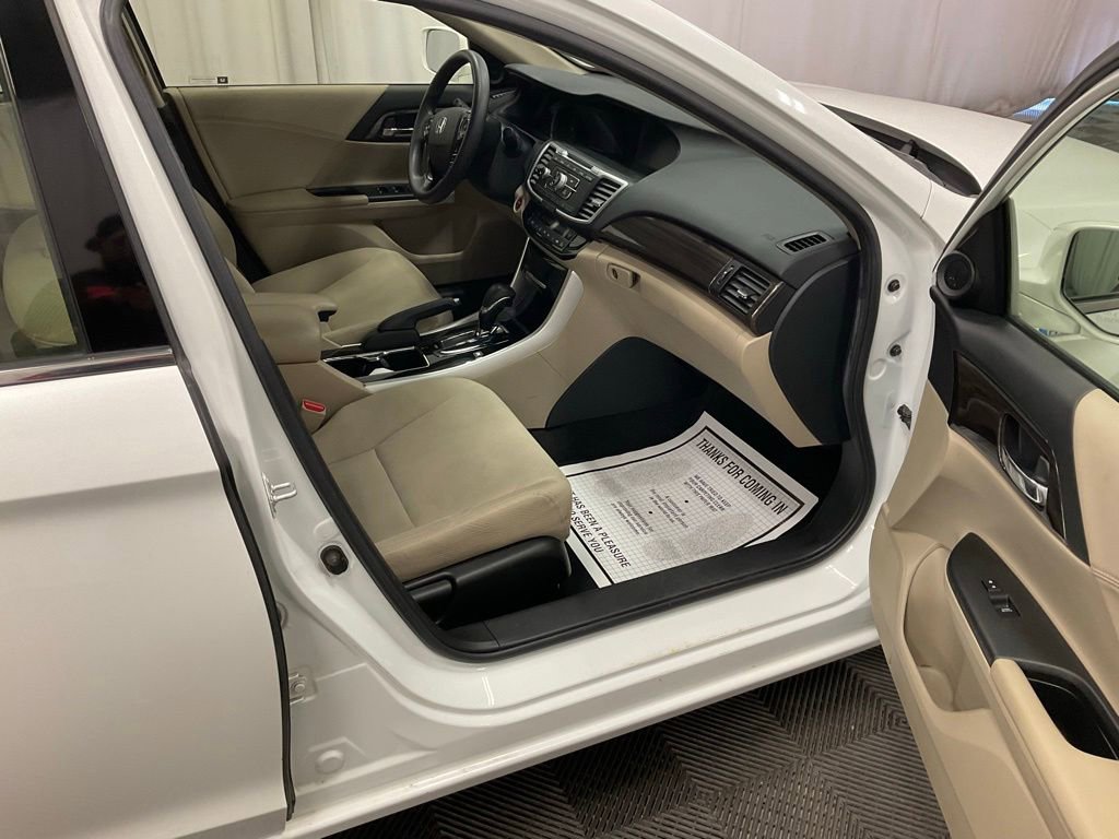 Used 2017 Honda Accord Hybrid Sedan image 24