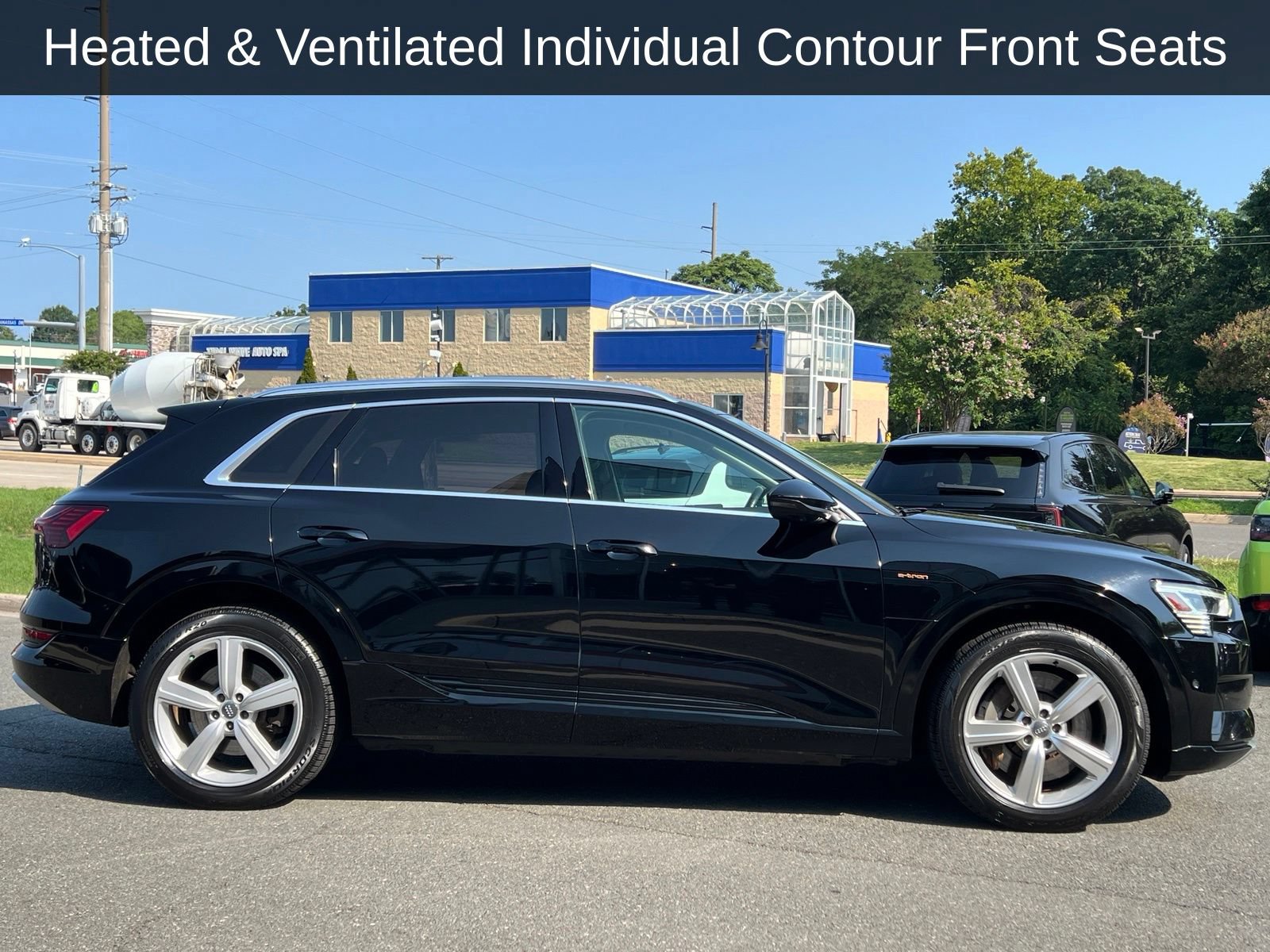 Used 2019 Audi e-tron Prestige w/ Prestige Package AWD/4WD image 15