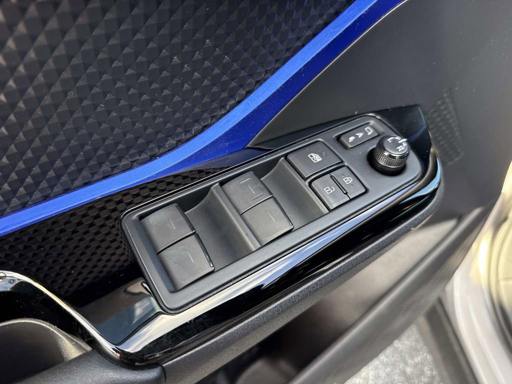 Used 2020 Toyota C-HR XLE image 23