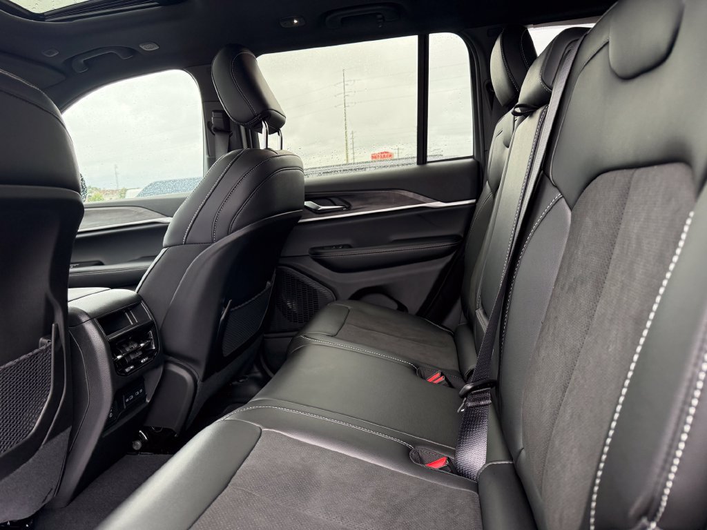 New 2026 Jeep Grand Cherokee Altitude RWD image 20