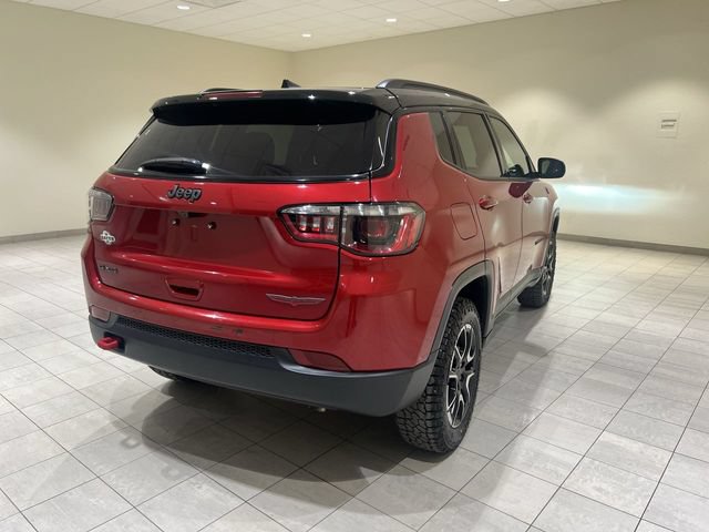 Used 2025 Jeep Compass Trailhawk AWD/4WD image 5
