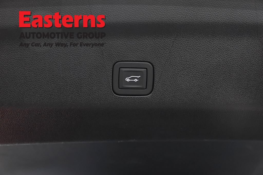 Used 2026 GMC Yukon XL Denali Ultimate AWD/4WD image 30