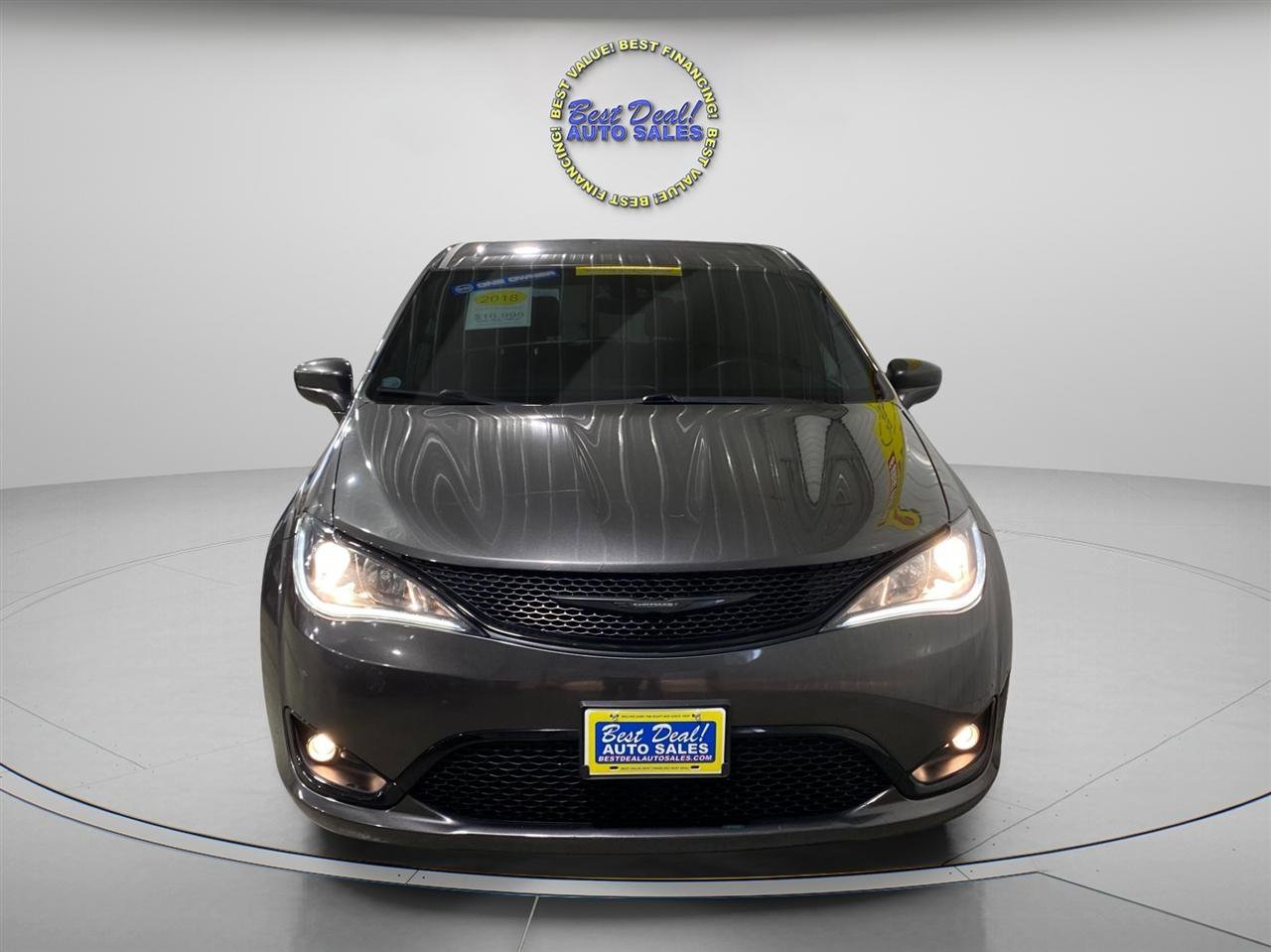 Used 2018 Chrysler Pacifica Touring Plus w/ S Appearance Package FWD image 8
