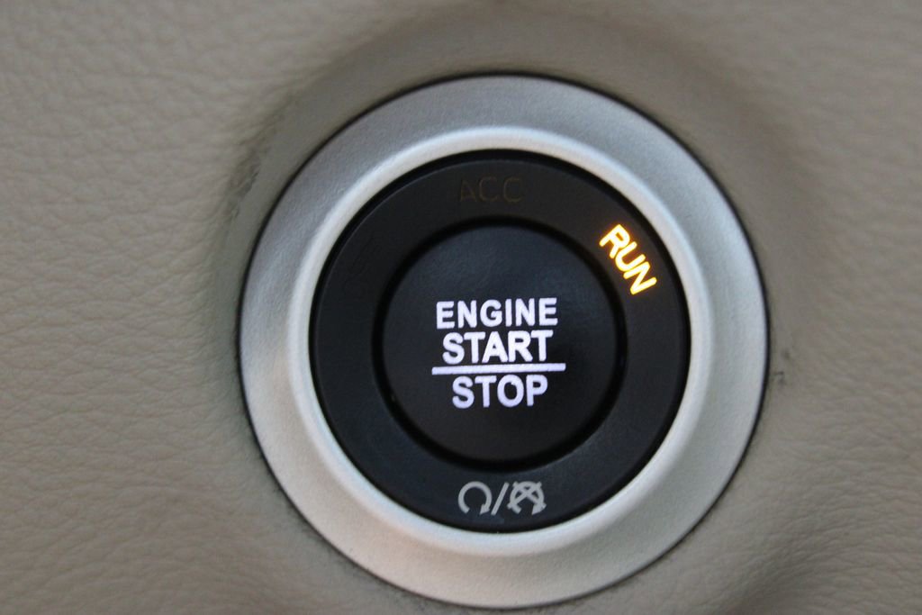Used 2023 Chrysler Pacifica Touring-L FWD image 12