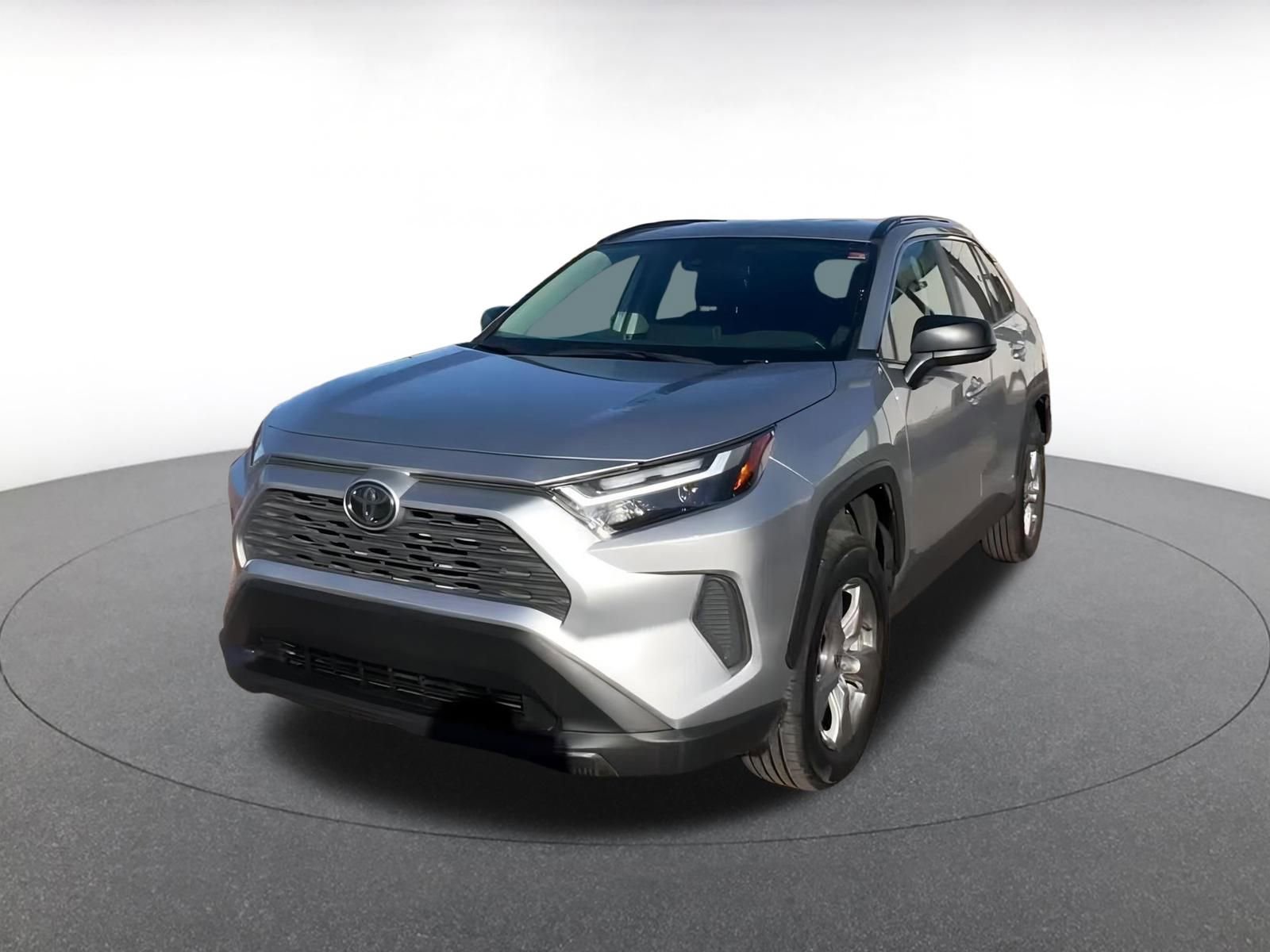 Used 2025 Toyota RAV4 LE image 7