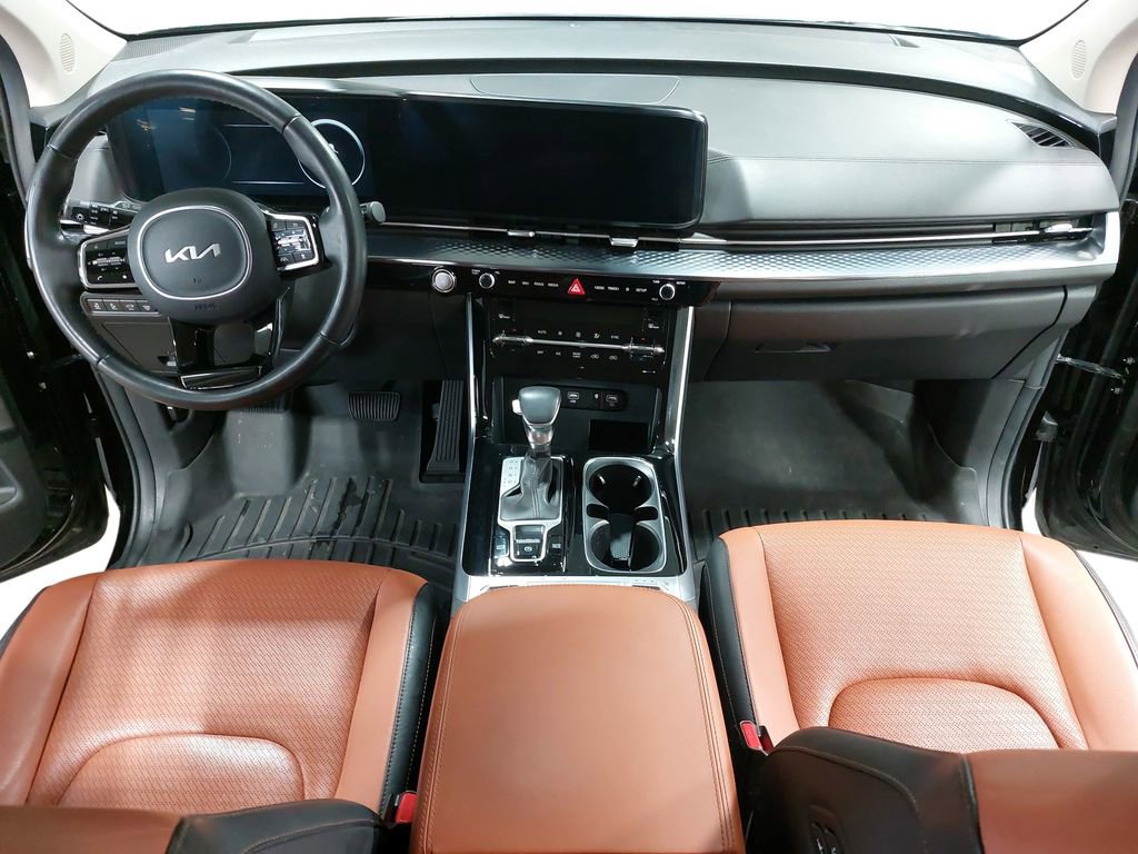 Used 2024 Kia Carnival SX Prestige image 9