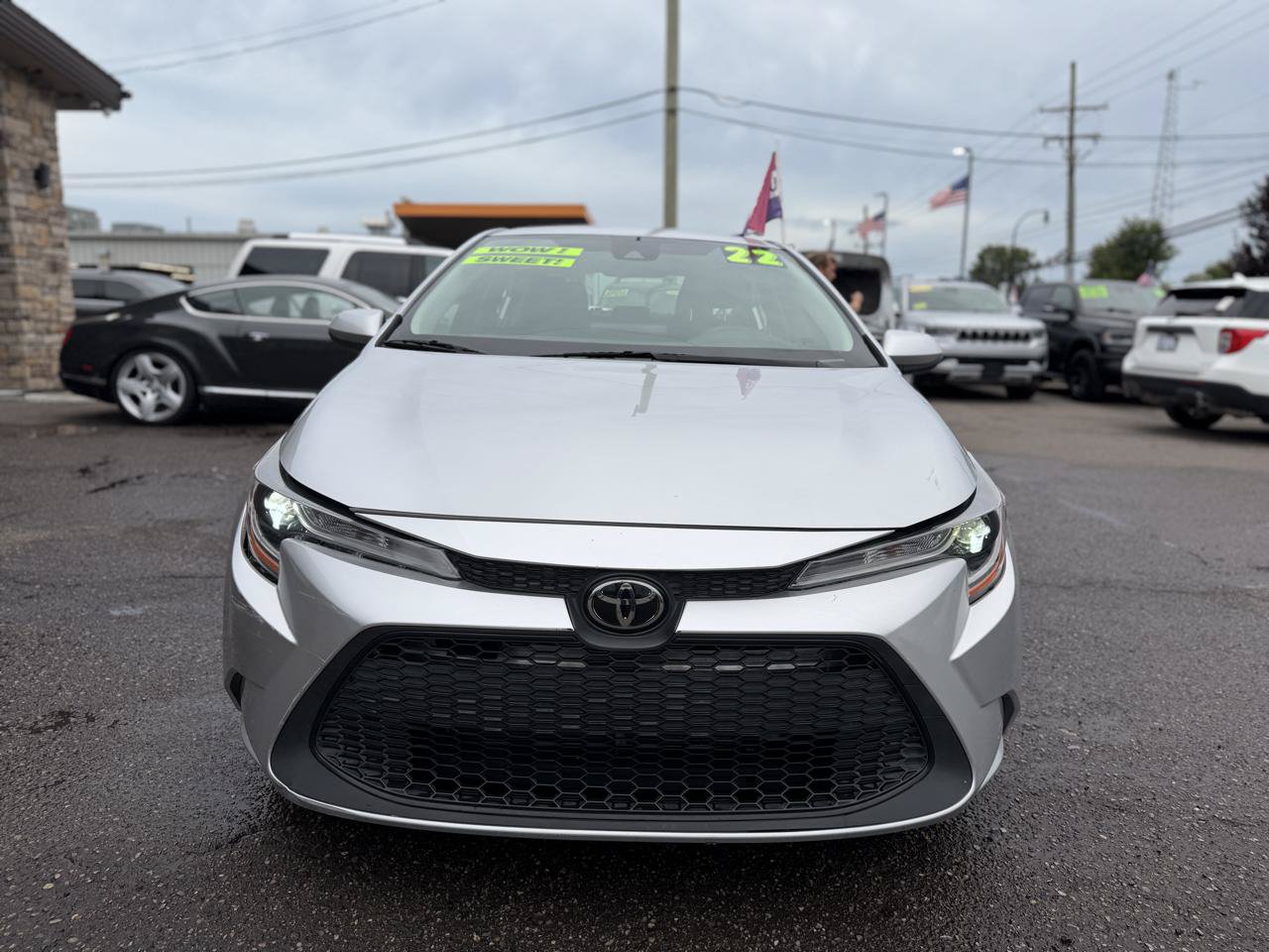 Used 2022 Toyota Corolla LE w/ LE Convenience Package FWD image 2