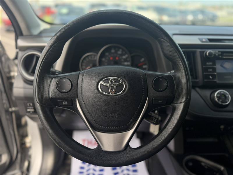 Used 2016 Toyota RAV4 LE AWD/4WD image 12