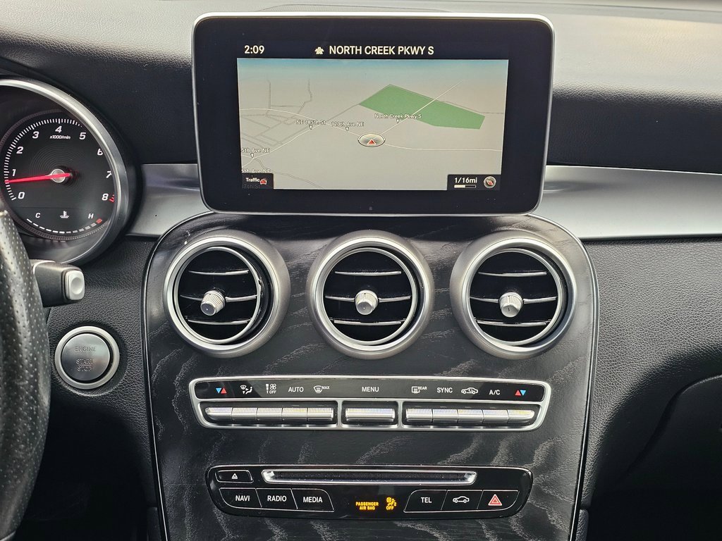 Used 2018 Mercedes-Benz GLC 300 4MATIC image 13