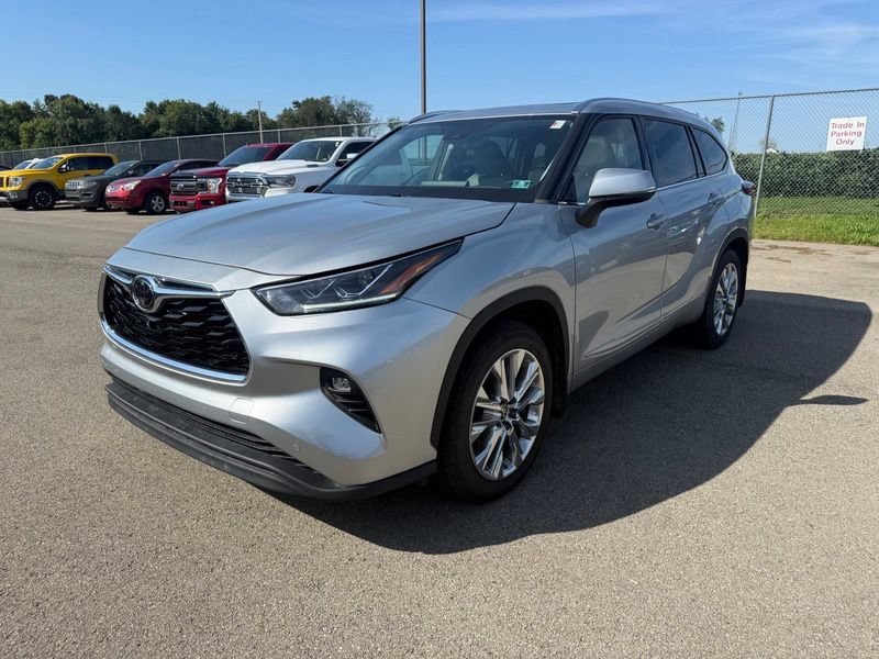Used 2020 Toyota Highlander Limited AWD/4WD image 2