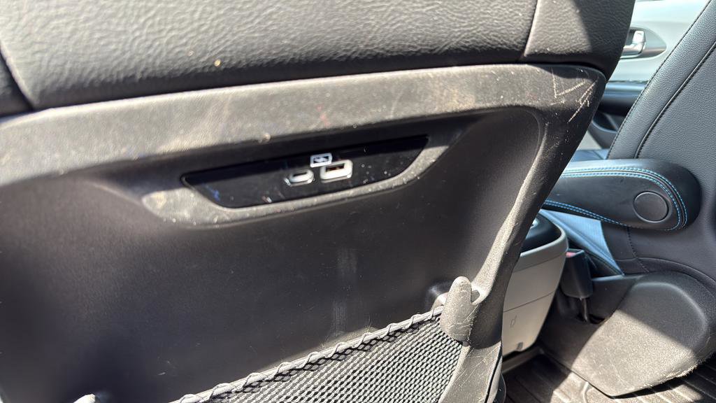 Used 2021 Chrysler Pacifica Touring-L image 16