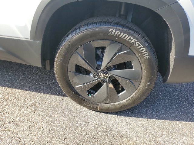New 2027 Volkswagen Taos S FWD image 13