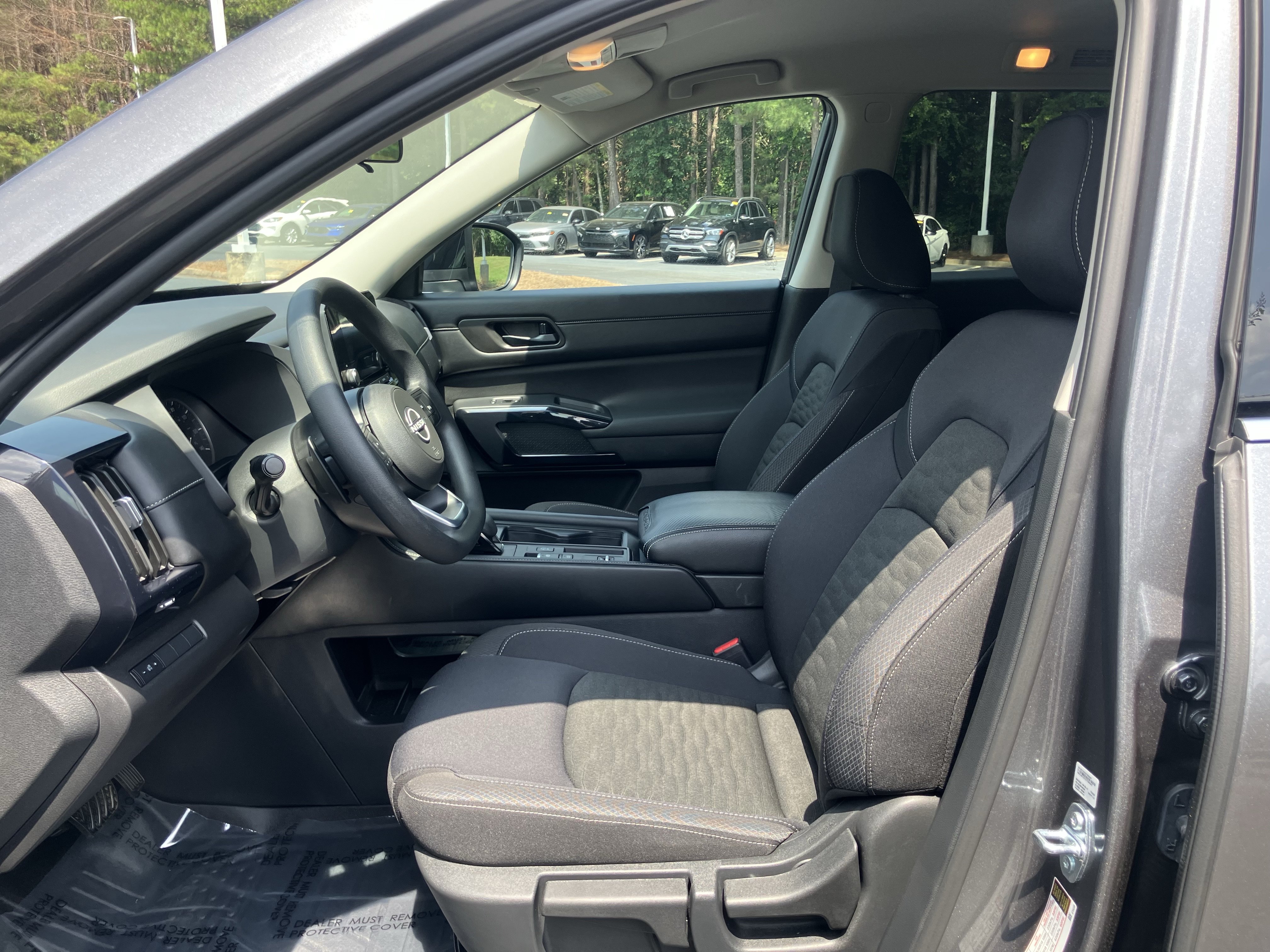 Used 2025 Nissan Pathfinder S FWD image 16