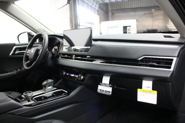 New 2026 Mitsubishi Outlander ES image 15