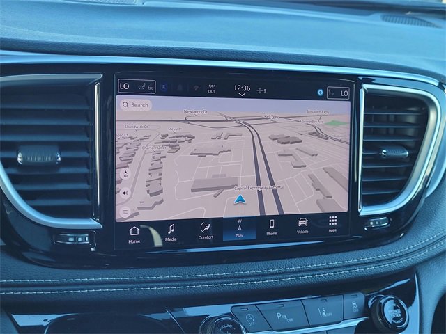 Certified 2025 Chrysler Pacifica Limited image 9