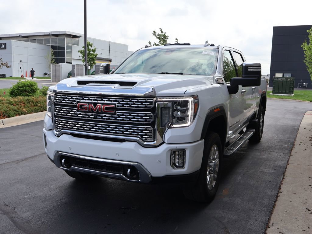 Used 2022 GMC Sierra 3500 Denali AWD/4WD image 4