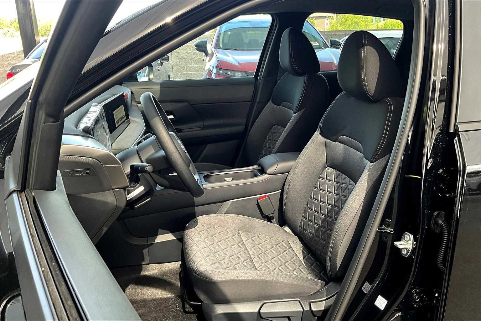 New 2025 Nissan Kicks SV image 15