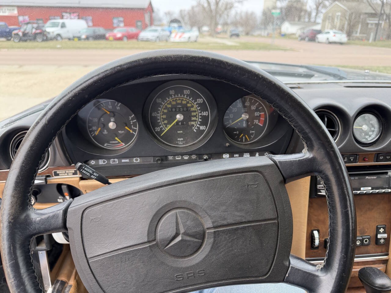 Used 1988 Mercedes-Benz 560 SL image 7